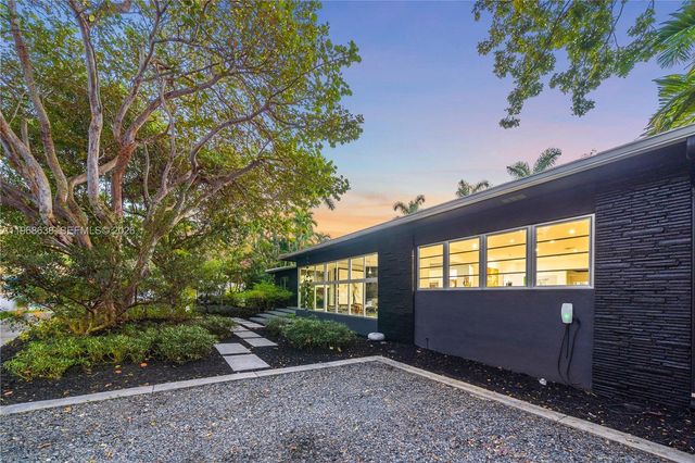 5600 N Bayshore Dr, Miami, FL 33137