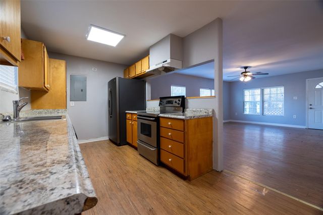 2405-2407 County Road 2235, Cleveland, TX 77327