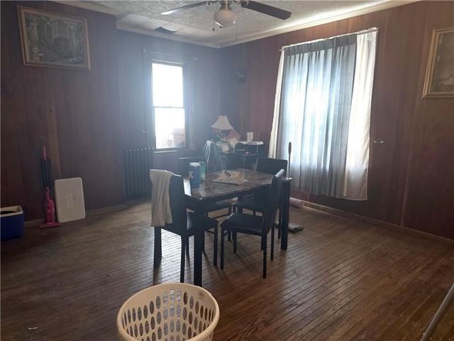 517 Margaret St, Mt Oliver, PA 15210