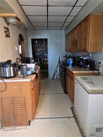 517 Margaret St, Mt Oliver, PA 15210