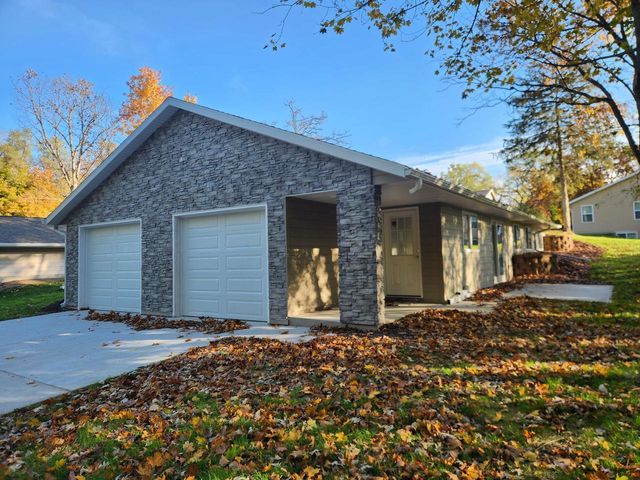8128 Truman COURT, Burlington, WI 53105