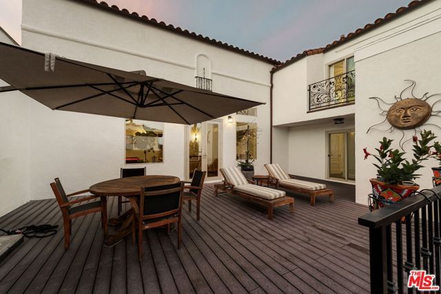 1940 N Western Avenue, Los Angeles, CA 90027