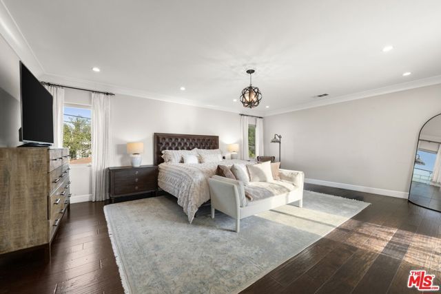 1940 N Western Avenue, Los Angeles, CA 90027