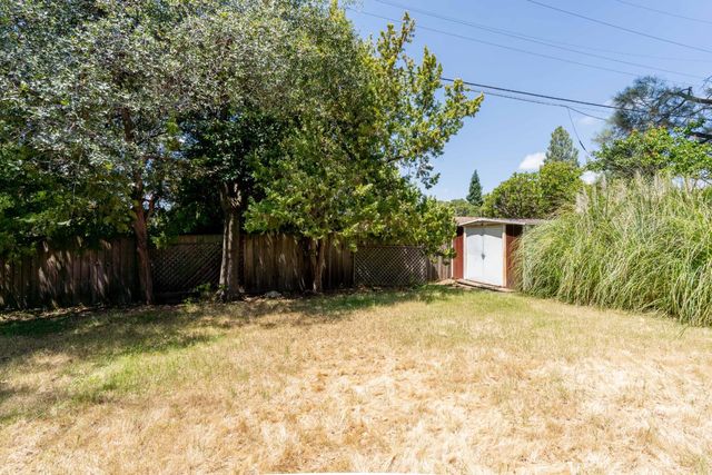 170 Ginger Dr, Auburn, CA 95603