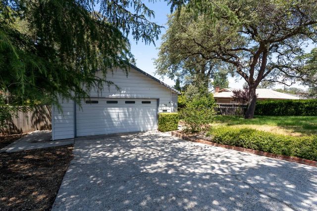 170 Ginger Dr, Auburn, CA 95603