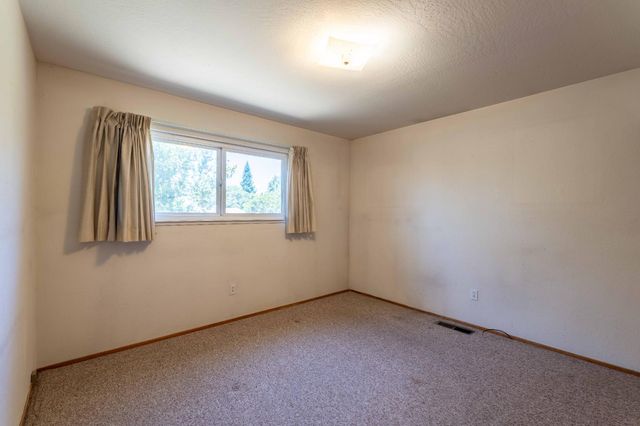 170 Ginger Dr, Auburn, CA 95603
