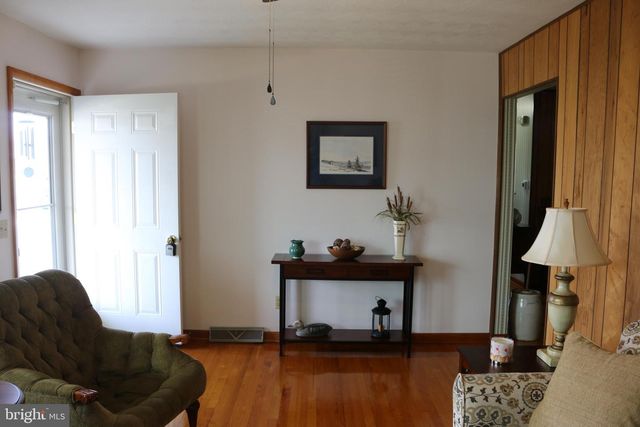 103 TRENTON ST, Petersburg, WV 26847