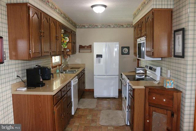 103 TRENTON ST, Petersburg, WV 26847