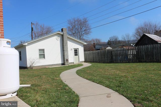 103 TRENTON ST, Petersburg, WV 26847