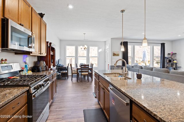 2116 Quail Ridge Dr, La Grange, KY 40031