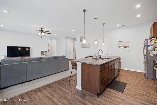 2116 Quail Ridge Dr, La Grange, KY 40031