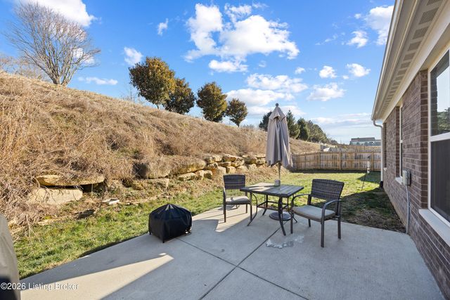 2116 Quail Ridge Dr, La Grange, KY 40031