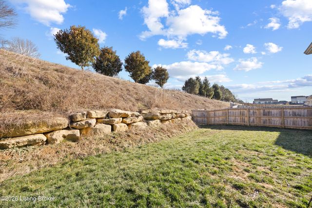 2116 Quail Ridge Dr, La Grange, KY 40031