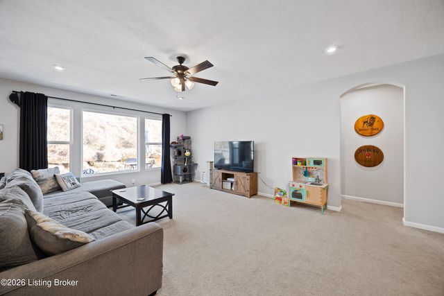 2116 Quail Ridge Dr, La Grange, KY 40031