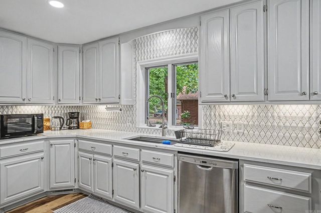 38 Estremedura DR, Hot Springs Village, AR 71909