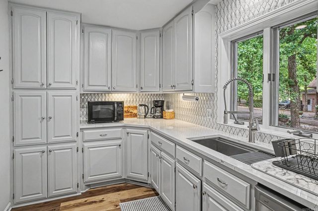 38 Estremedura DR, Hot Springs Village, AR 71909