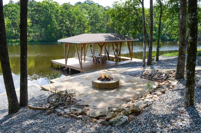 38 Estremedura DR, Hot Springs Village, AR 71909