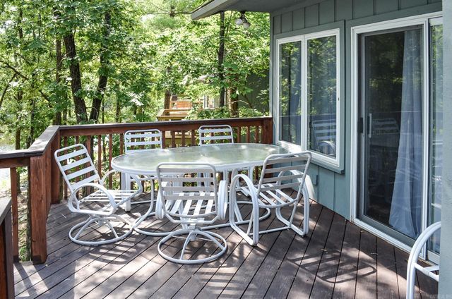 38 Estremedura DR, Hot Springs Village, AR 71909