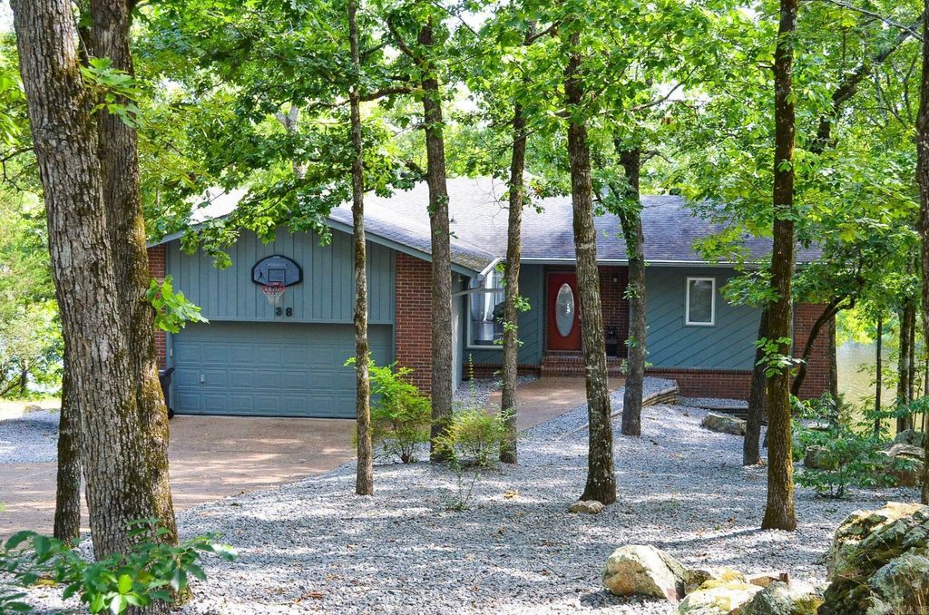 38 Estremedura DR, Hot Springs Village, AR 71909