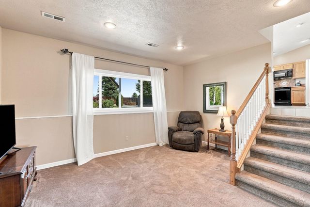 14418 N Chronicle St, Mead, WA 99021