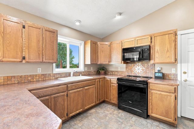 14418 N Chronicle St, Mead, WA 99021