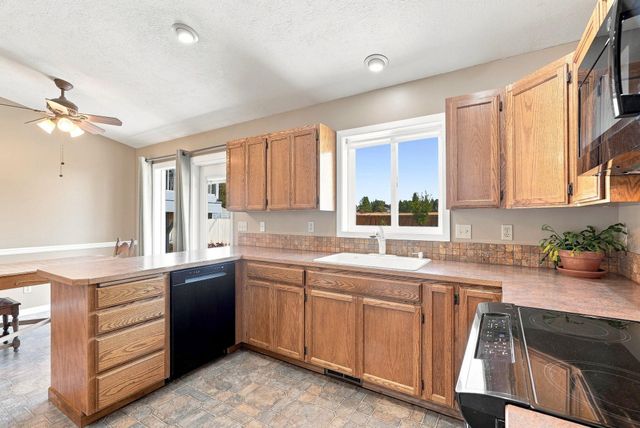 14418 N Chronicle St, Mead, WA 99021