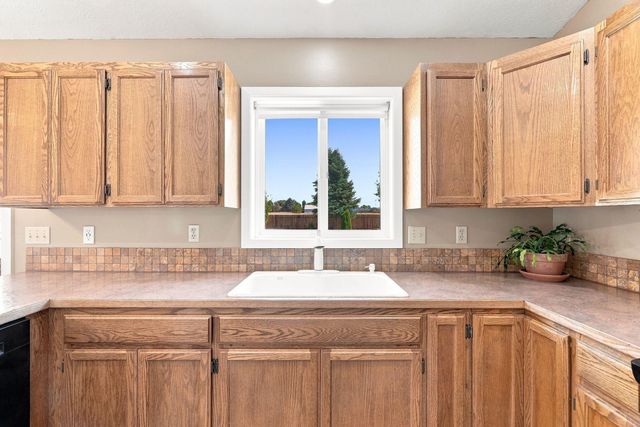 14418 N Chronicle St, Mead, WA 99021