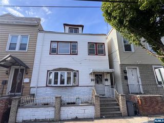 321 5th Street, Elizabethport, NJ 07206