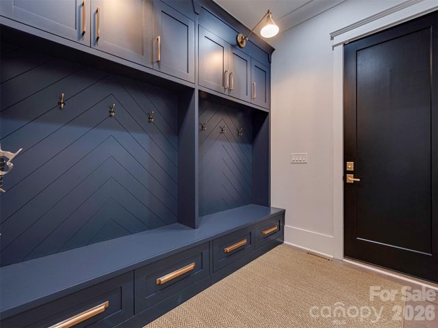 4009 Ridgecrest Avenue, Charlotte, NC 28211