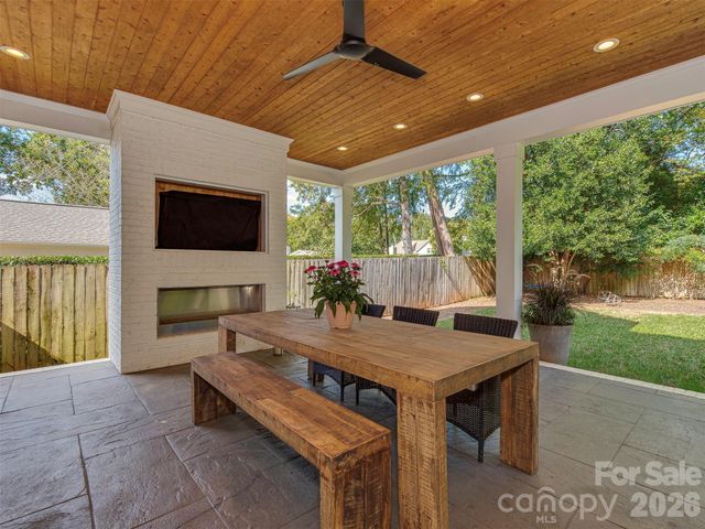 4009 Ridgecrest Avenue, Charlotte, NC 28211