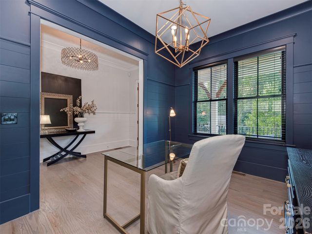 4009 Ridgecrest Avenue, Charlotte, NC 28211