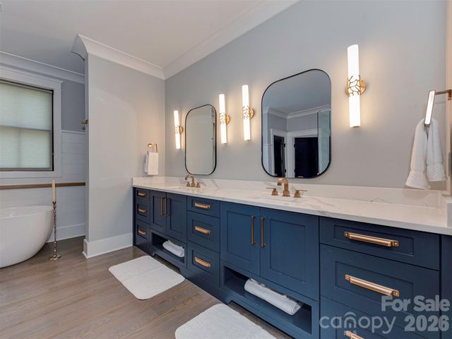 4009 Ridgecrest Avenue, Charlotte, NC 28211