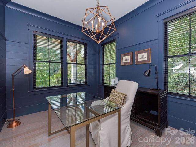 4009 Ridgecrest Avenue, Charlotte, NC 28211