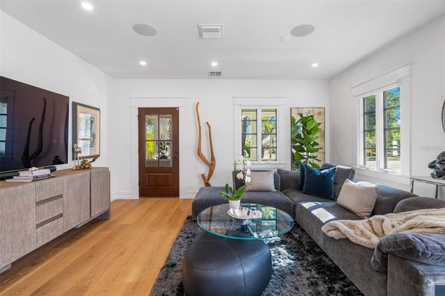 5302 N CENTRAL AVENUE, Tampa, FL 33603