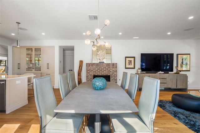 5302 N CENTRAL AVENUE, Tampa, FL 33603