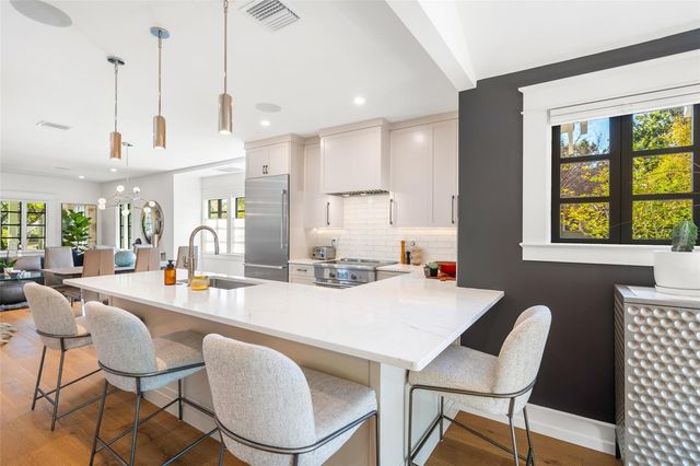 5302 N CENTRAL AVENUE, Tampa, FL 33603