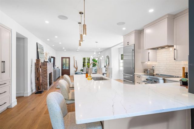 5302 N CENTRAL AVENUE, Tampa, FL 33603