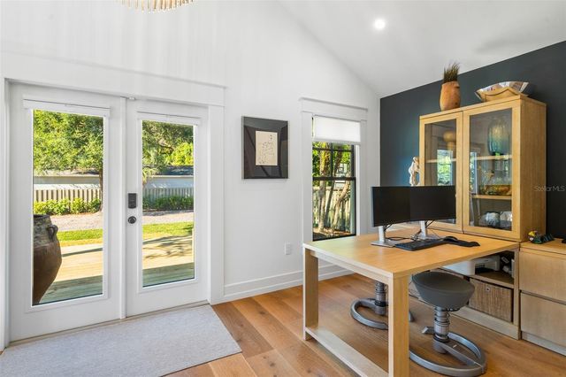 5302 N CENTRAL AVENUE, Tampa, FL 33603