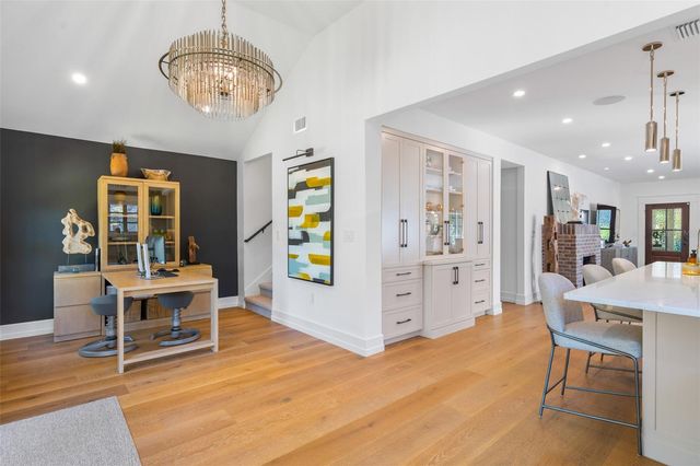 5302 N CENTRAL AVENUE, Tampa, FL 33603