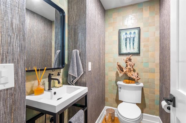 5302 N CENTRAL AVENUE, Tampa, FL 33603