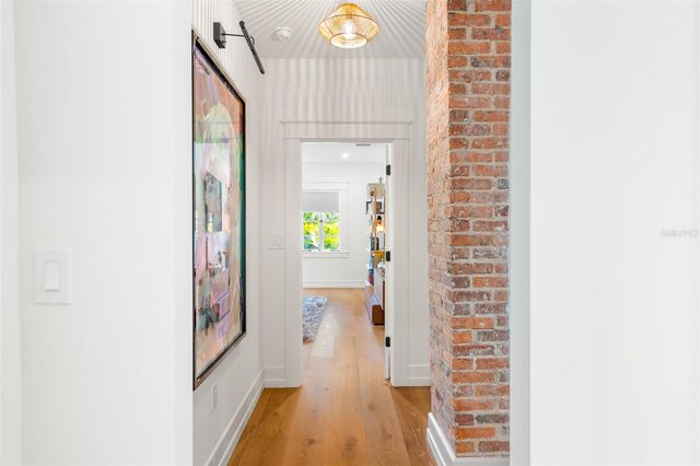 5302 N CENTRAL AVENUE, Tampa, FL 33603