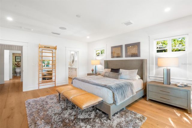 5302 N CENTRAL AVENUE, Tampa, FL 33603