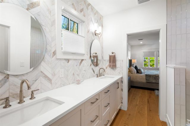 5302 N CENTRAL AVENUE, Tampa, FL 33603