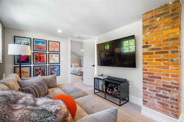 5302 N CENTRAL AVENUE, Tampa, FL 33603