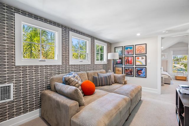 5302 N CENTRAL AVENUE, Tampa, FL 33603