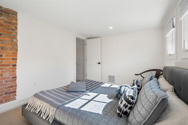 5302 N CENTRAL AVENUE, Tampa, FL 33603