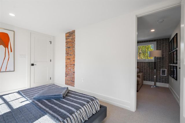 5302 N CENTRAL AVENUE, Tampa, FL 33603