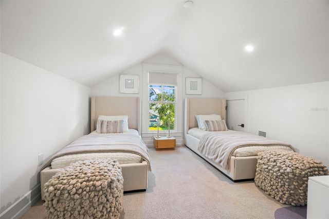 5302 N CENTRAL AVENUE, Tampa, FL 33603