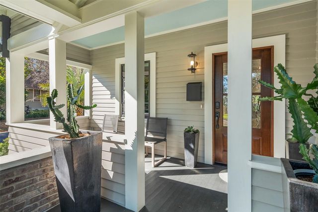 5302 N CENTRAL AVENUE, Tampa, FL 33603