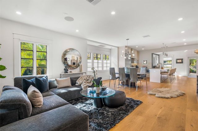 5302 N CENTRAL AVENUE, Tampa, FL 33603